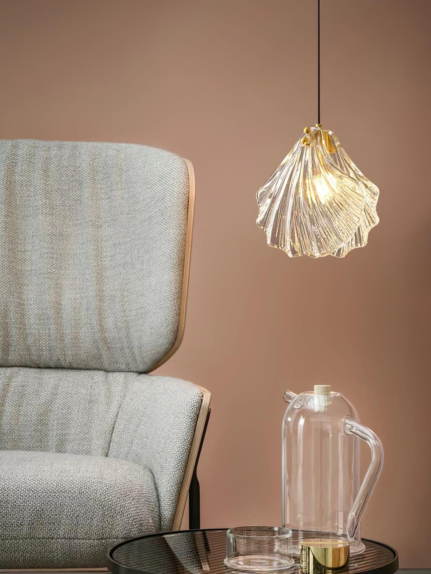 Suspension Chic Mini Coquille – Élégant luminaire en verre et laiton