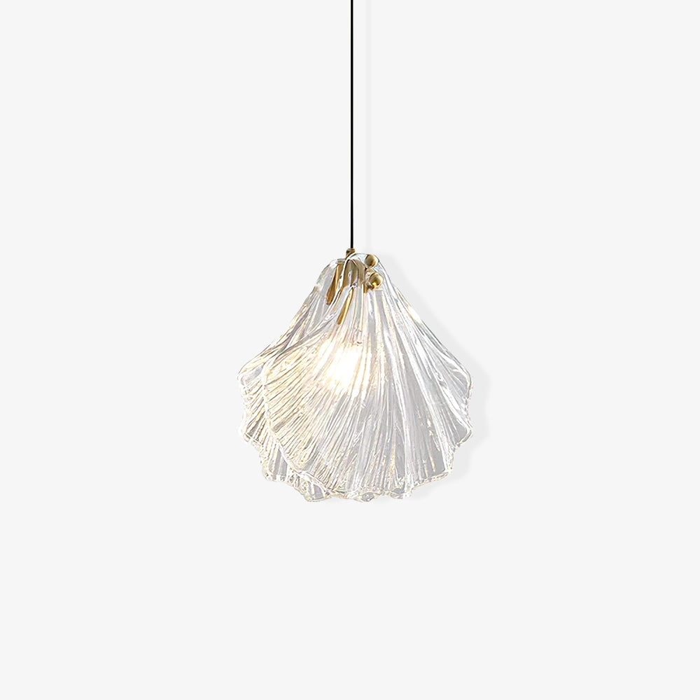 Suspension Chic Mini Coquille – Élégant luminaire en verre et laiton