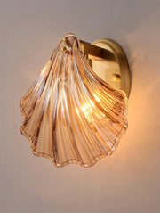 Wall sconce in brass and glass with a sleek design - Contemporary LED lighting with an artistic touch