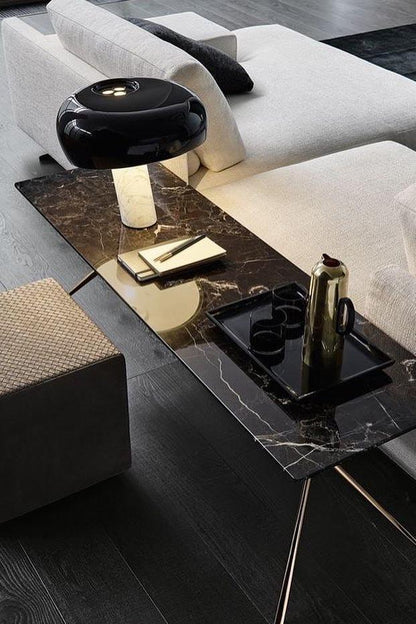 Verfijnde tafellamp van Carrara-marmer en metaal met modern LED-ontwerp