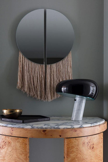 Verfijnde tafellamp van Carrara-marmer en metaal met modern LED-ontwerp