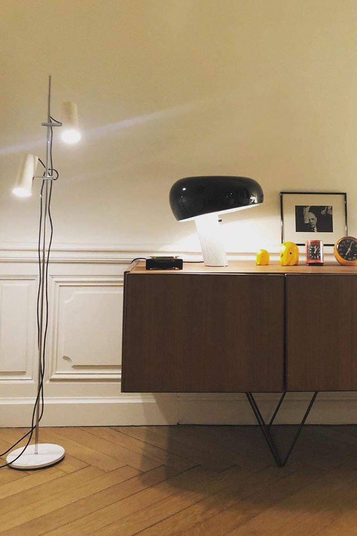 Verfijnde tafellamp van Carrara-marmer en metaal met modern LED-ontwerp