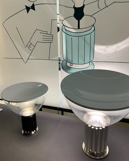 Verfijnde tafellamp van Carrara-marmer en metaal met modern LED-ontwerp