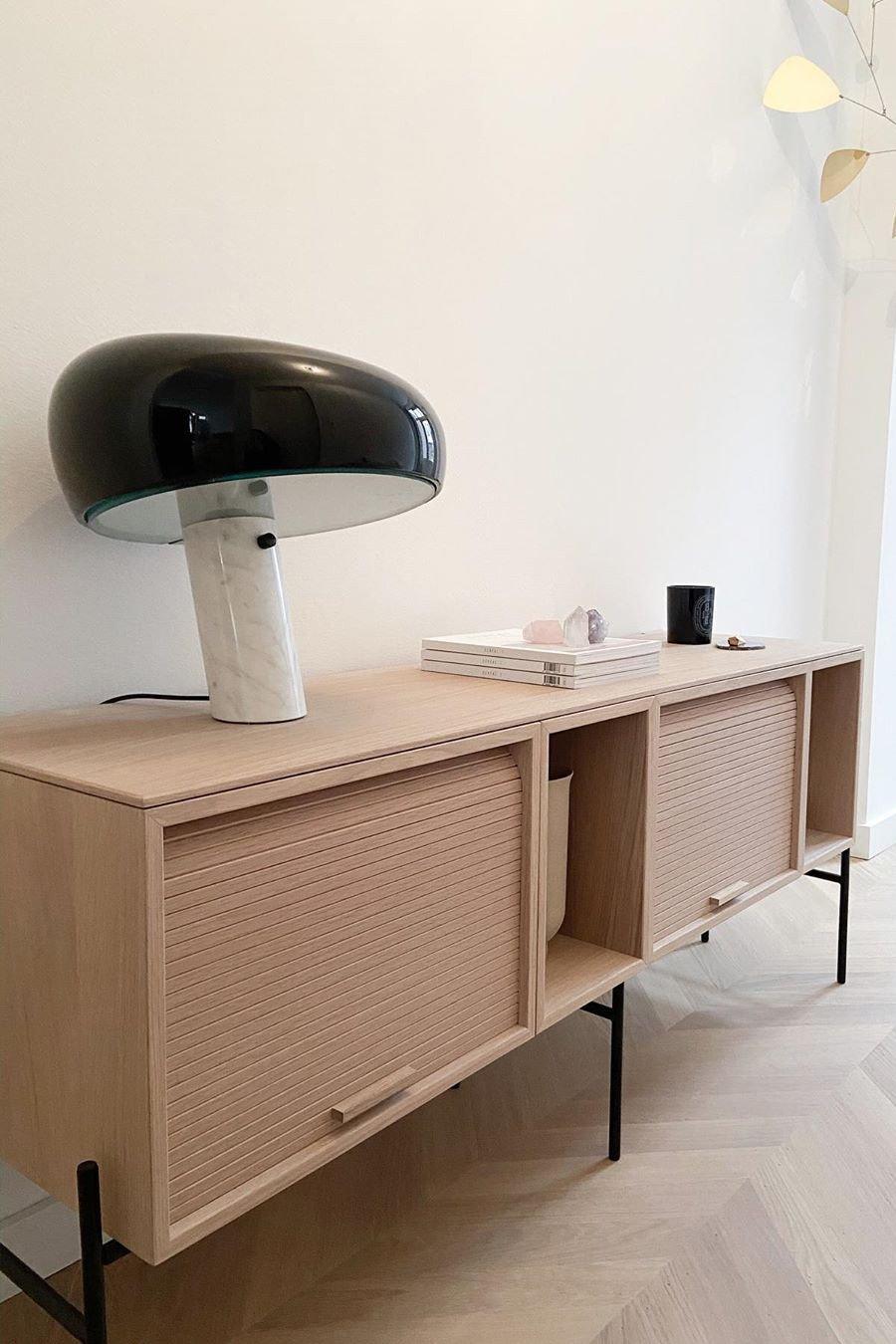 Verfijnde tafellamp van Carrara-marmer en metaal met modern LED-ontwerp