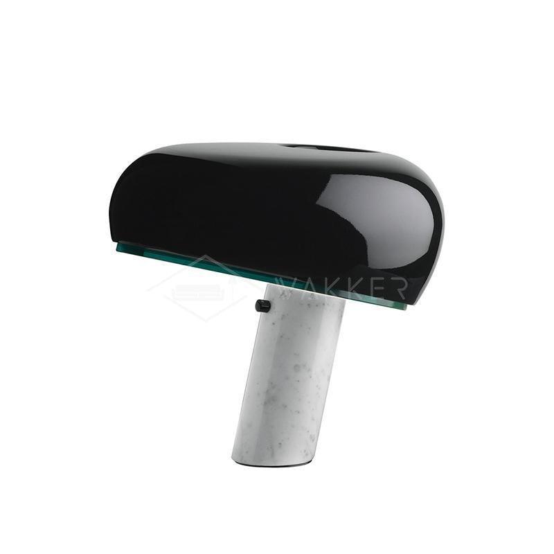 Verfijnde tafellamp van Carrara-marmer en metaal met modern LED-ontwerp