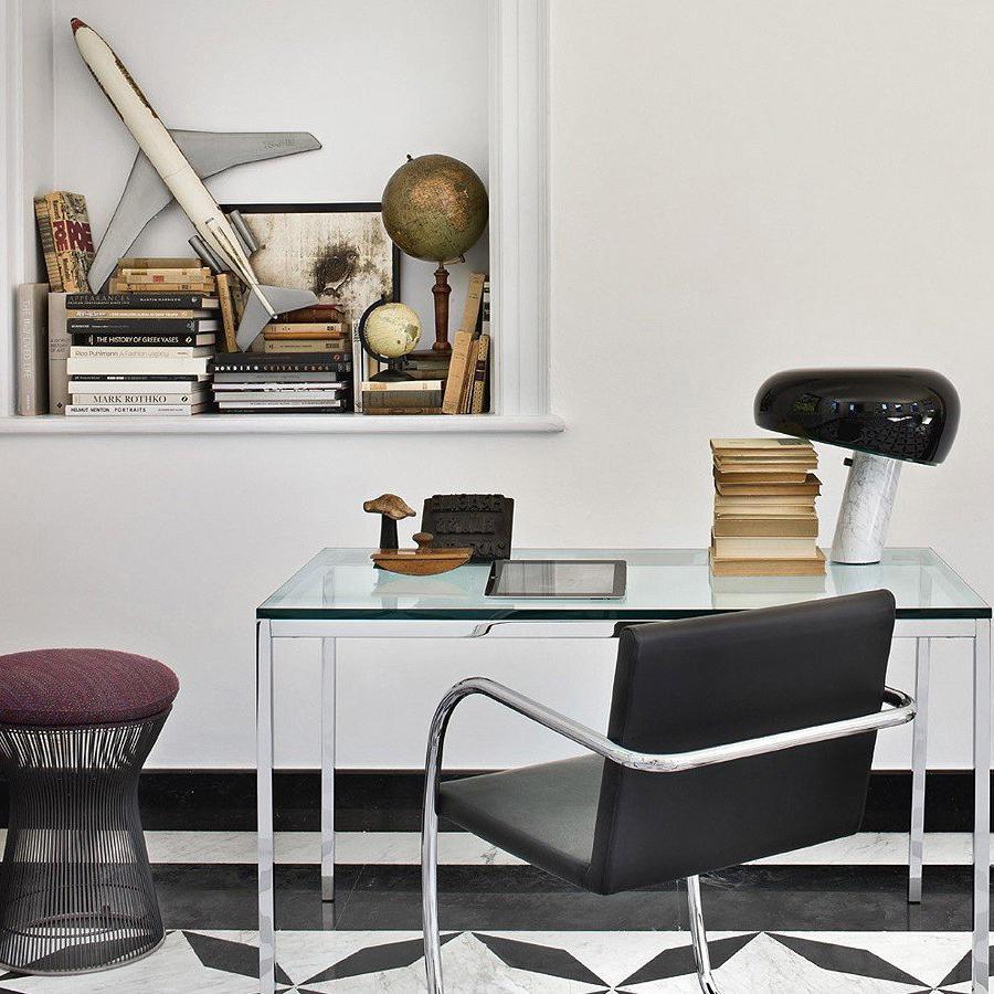 Verfijnde tafellamp van Carrara-marmer en metaal met modern LED-ontwerp