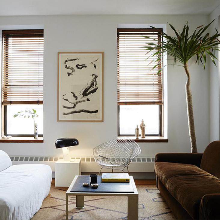 Verfijnde tafellamp van Carrara-marmer en metaal met modern LED-ontwerp