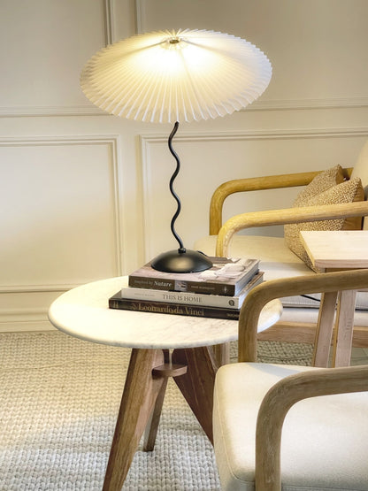 Lampe de Table Chic Squiggle – Élégance Contemporaine Ondulée pour Votre Salon, Chambre ou Bureau