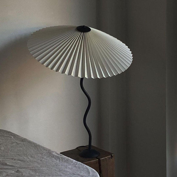 Chic Squiggle Table Lamp – Wavy Contemporary Elegance for Your Living Room, Bedroom, or Office