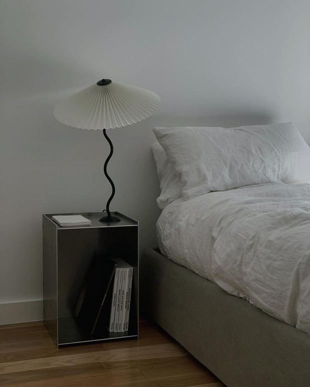 Chic Squiggle Table Lamp – Wavy Contemporary Elegance for Your Living Room, Bedroom, or Office