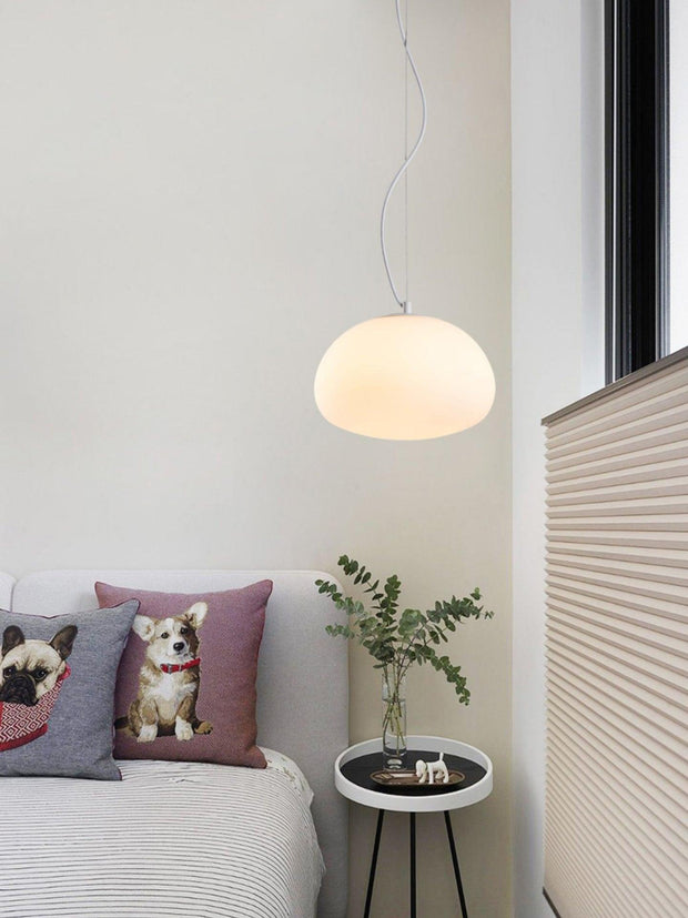 Chic Bao-Shaped Pendant – Contemporary Glass Design for a Warm Atmosphere