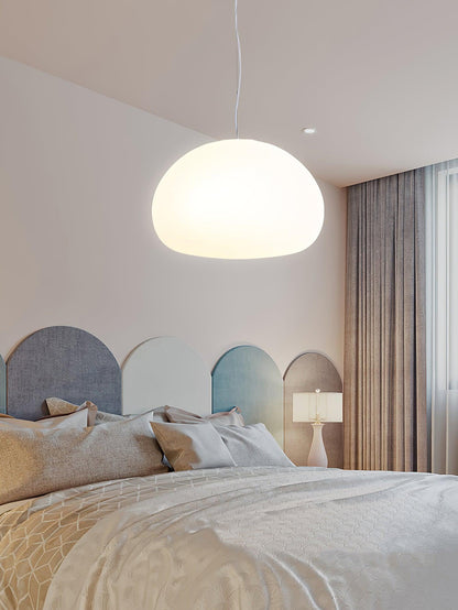 Hängande lampa i chic bao-form – Samtida glasdesign för en varm atmosfär