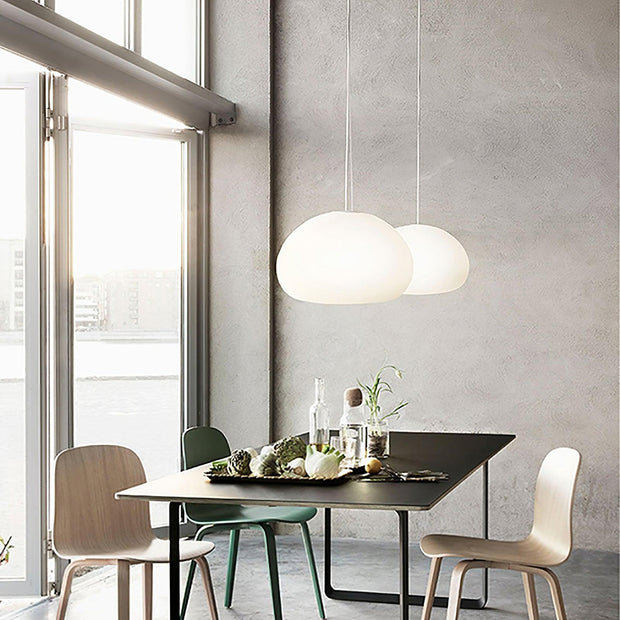 Chic Bao-Shaped Pendant – Contemporary Glass Design for a Warm Atmosphere