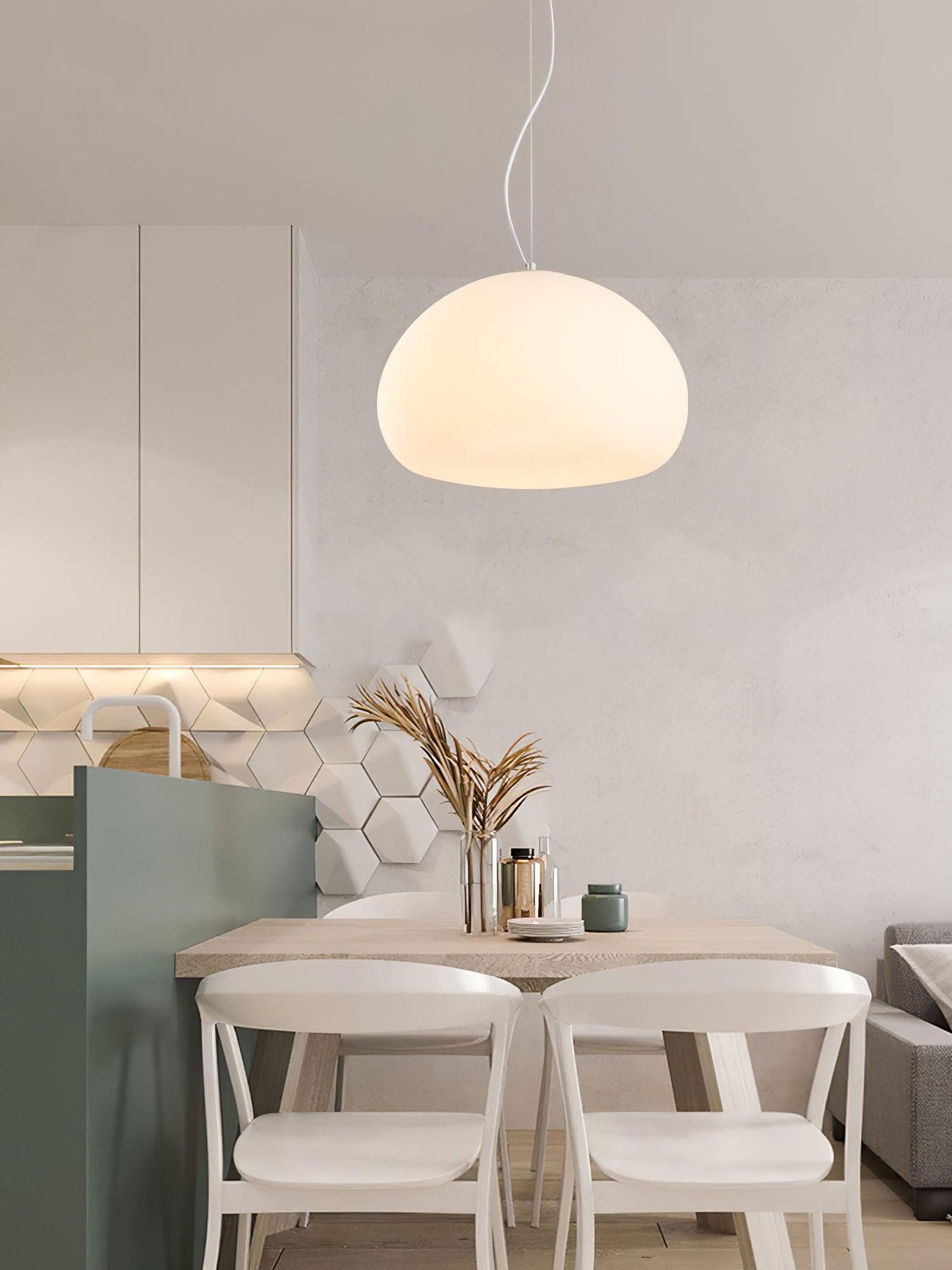 Hängande lampa i chic bao-form – Samtida glasdesign för en varm atmosfär
