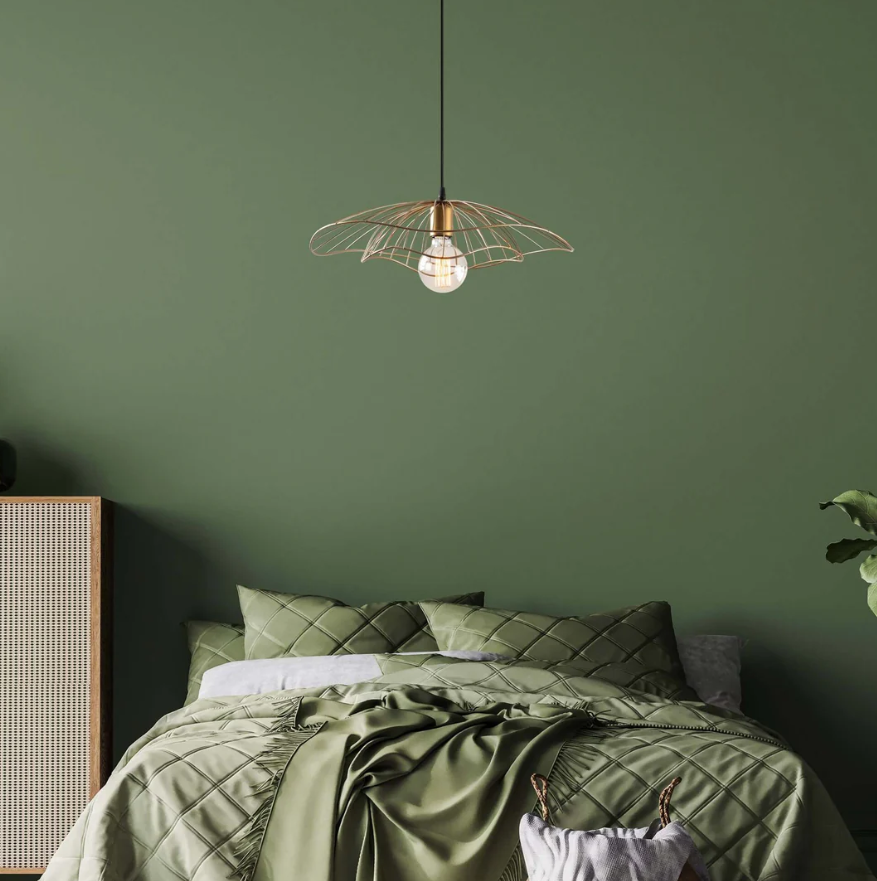 Suspension en Or Pétale Exquise – Design Floral Délicat avec Éclat LED Chaud