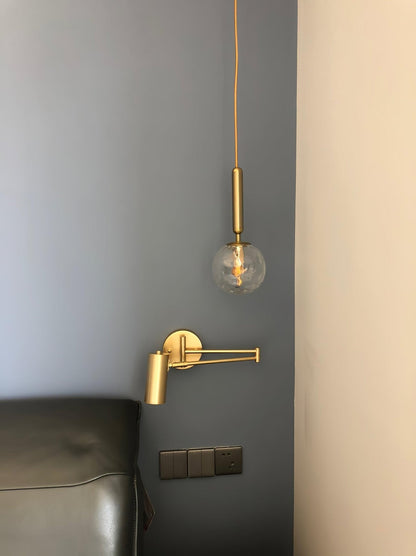 Modern och ren LED vägglampa i järn - Elegant och justerbar design med integrerad belysning