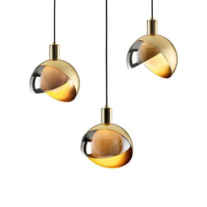 Elegante noordse glazen en gouden hanglamp – Stijlvol ontwerp met gerookte lampenkap