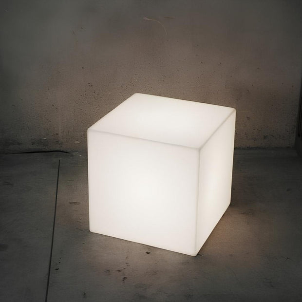 Bright outdoor Cube LED lamp - Rechargeable and remote-controlled for ultimate comfort