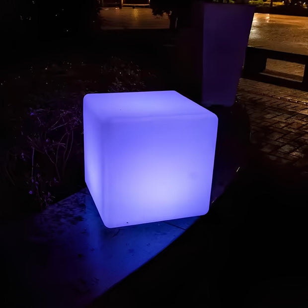 Bright outdoor Cube LED lamp - Rechargeable and remote-controlled for ultimate comfort