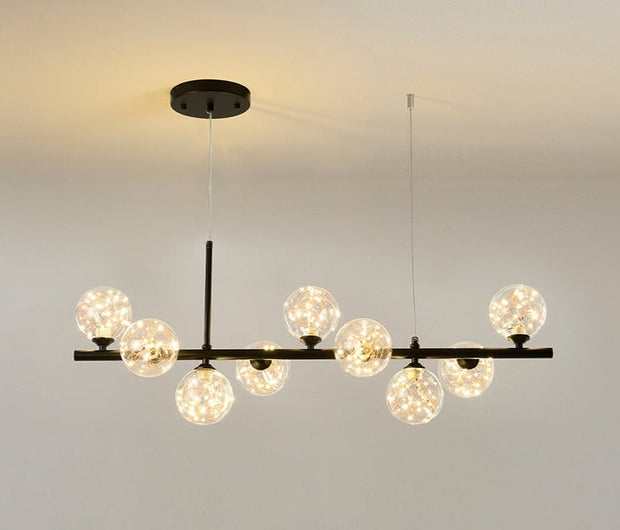 Suspension Sleek Armature – Élégance en verre et métal pour les espaces de restauration contemporains
