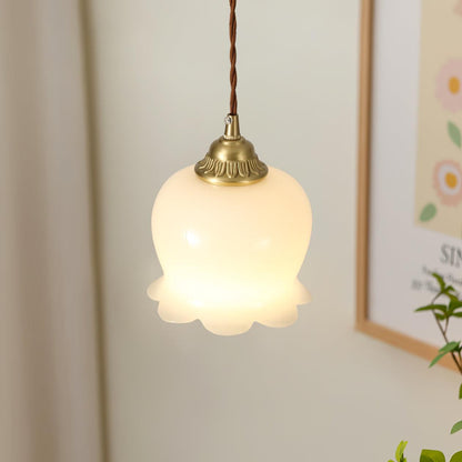 Elegante hanglamp Talblume – Prachtig bloemmotief in messing en hars