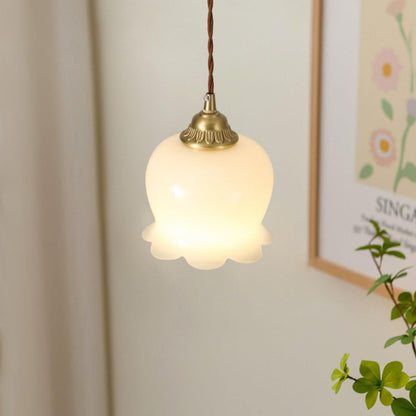 Elegante hanglamp Talblume – Prachtig bloemmotief in messing en hars
