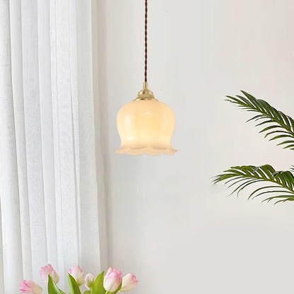 Elegante hanglamp Talblume – Prachtig bloemmotief in messing en hars