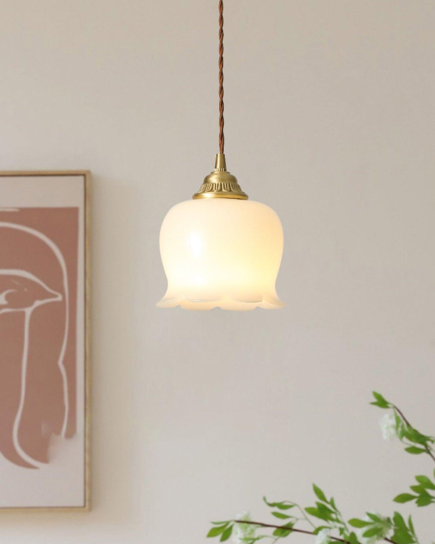Elegante hanglamp Talblume – Prachtig bloemmotief in messing en hars