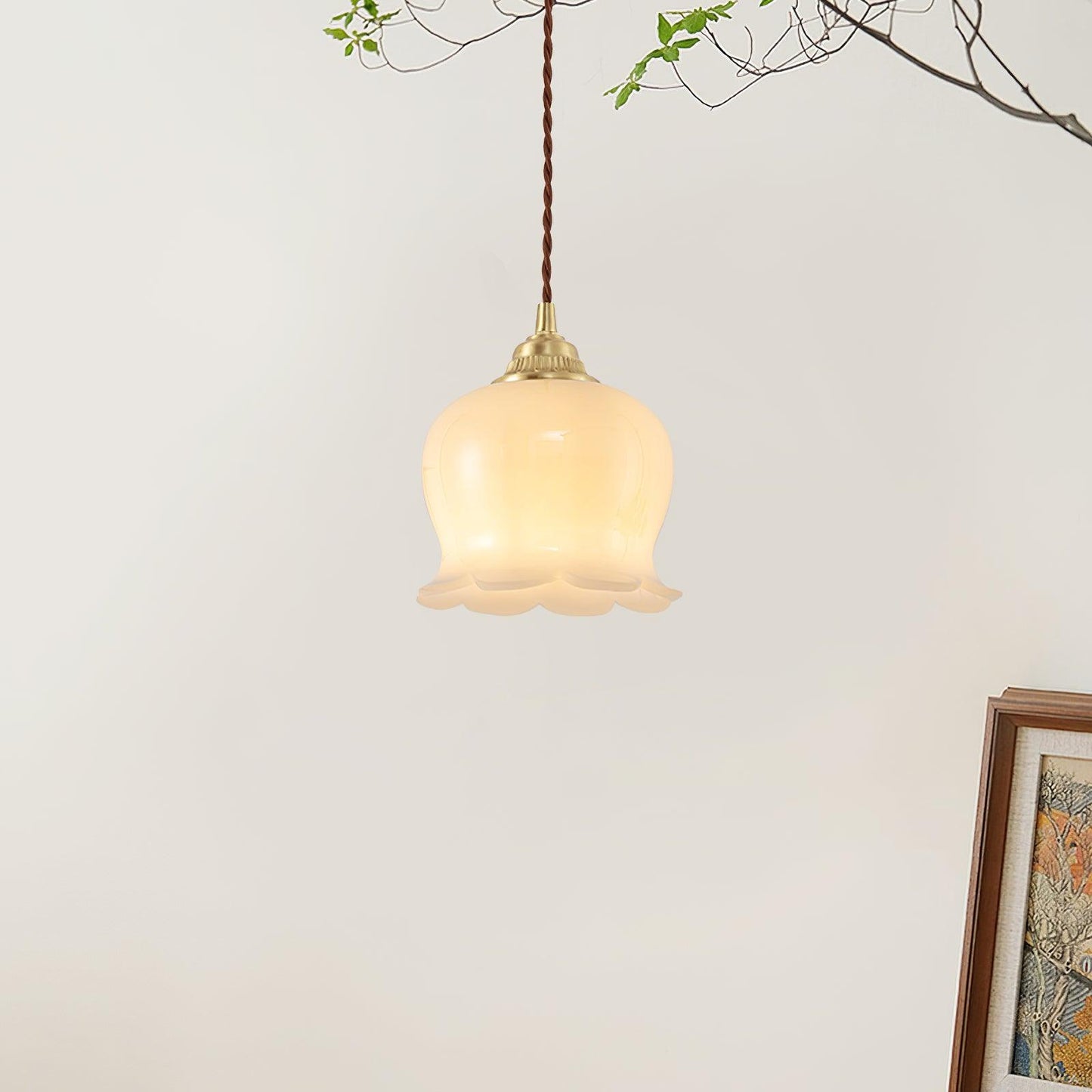Elegante hanglamp Talblume – Prachtig bloemmotief in messing en hars