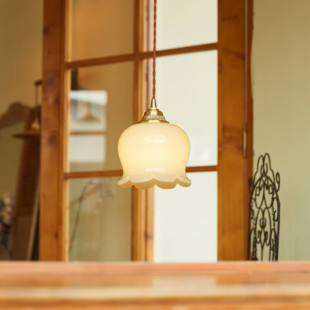 Élégante suspension Talblume – Superbe design floral en laiton et résine