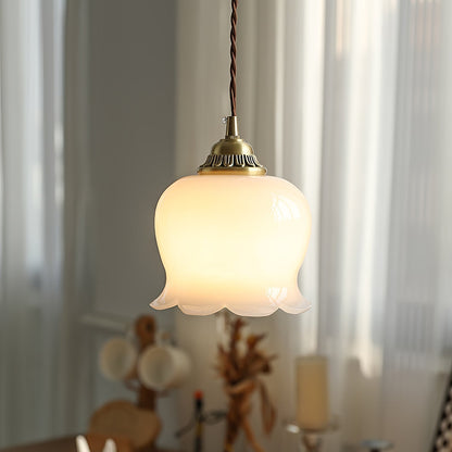 Elegante hanglamp Talblume – Prachtig bloemmotief in messing en hars