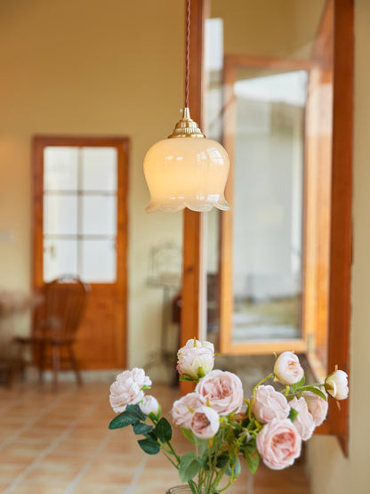 Elegante hanglamp Talblume – Prachtig bloemmotief in messing en hars
