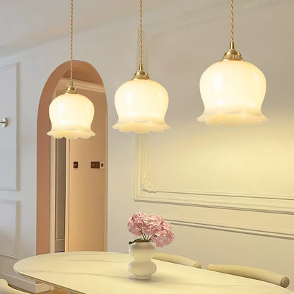 Elegante hanglamp Talblume – Prachtig bloemmotief in messing en hars