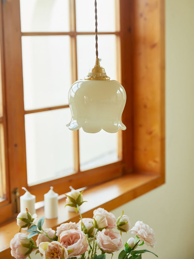 Élégante suspension Talblume – Superbe design floral en laiton et résine