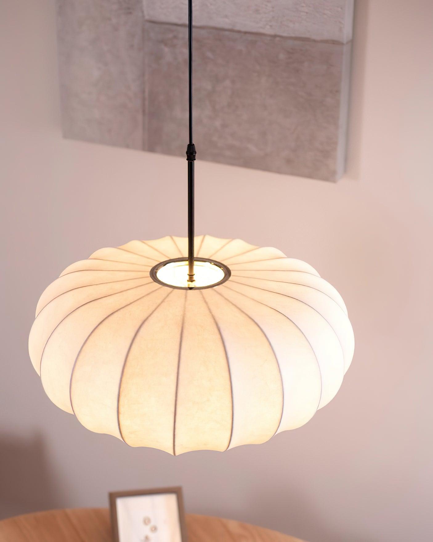 Éblouissante Suspension Wabi-Sabi Verona – Élégante Métallique Minimaliste & Artisanat en Soie Luxueuse