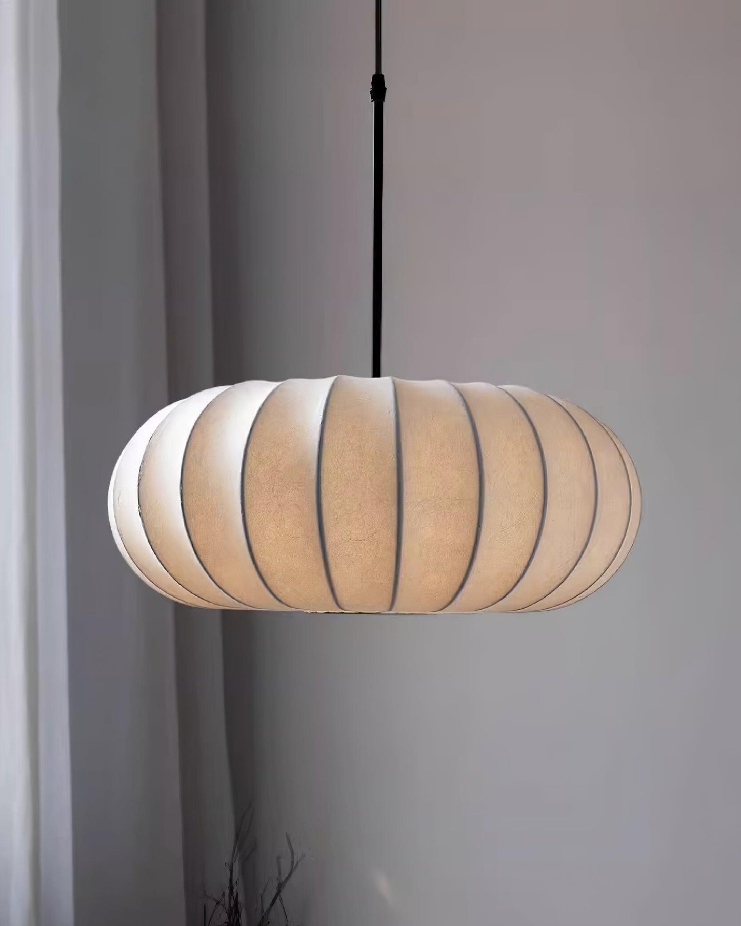 Éblouissante Suspension Wabi-Sabi Verona – Élégante Métallique Minimaliste & Artisanat en Soie Luxueuse