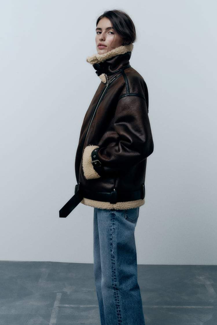 Elegant och bekväm jacka i vattenavvisande tyg, figursydd – Finns i svart, beige, grå, storlekar S, M, L