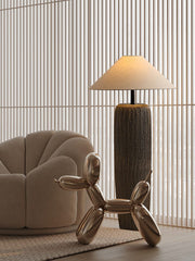 Floor lamp in aged wood with rustic elegance – Perfect for contemporary living spaces