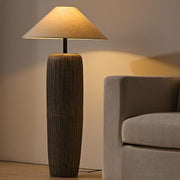 Floor lamp in aged wood with rustic elegance – Perfect for contemporary living spaces