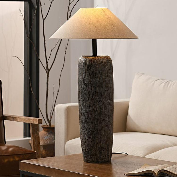 Floor lamp in aged wood with rustic elegance – Perfect for contemporary living spaces