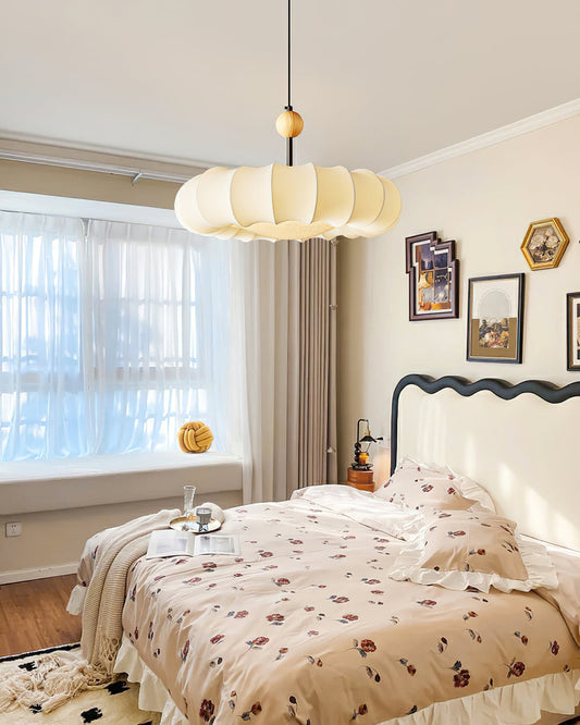 Suspension Winnie Veil – Un Design Chic et Sophistiqué Inspiré par la Grâce des Tissus Drapés