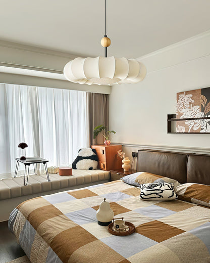 Suspension Winnie Veil – Un Design Chic et Sophistiqué Inspiré par la Grâce des Tissus Drapés