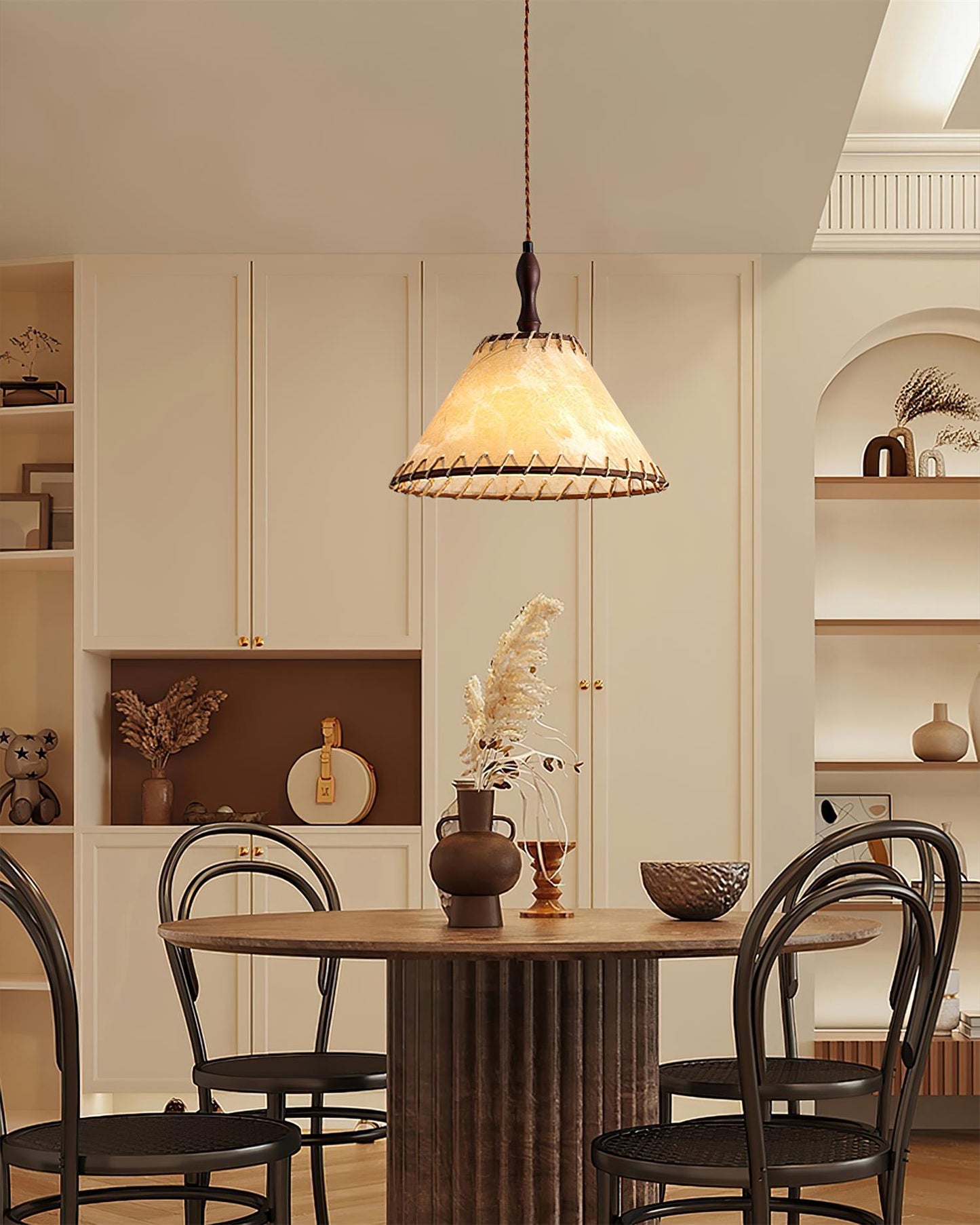 Suspension Élegante en Bois et Tissu – Harmonie Parfaite de Style et de Confort