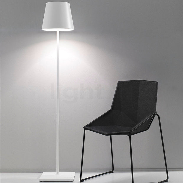 Modern and elegant rechargeable LED floor lamp – Adjustable lighting for any space