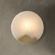 Chic Scandinavian LED wall lamp – Elegant marble and brass lamp with adjustable brightness