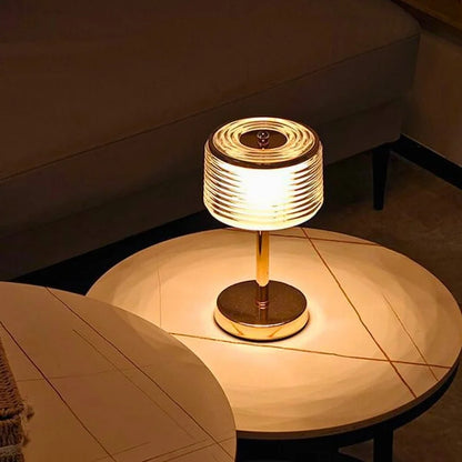 Lampe de table en or élégant avec abat-jour superposé chic – Apportez une élégance moderne à votre salon et bureau
