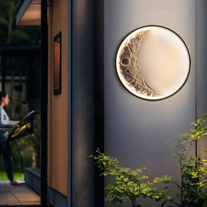 Pendule d'extérieur Sleek Moonlight – Éclairage LED géométrique élégant pour illuminer vos espaces extérieurs