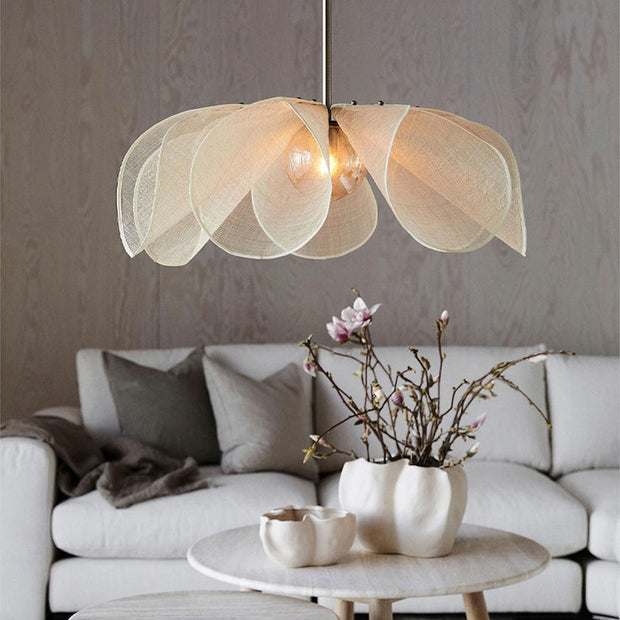 Suspension en tissu Japandi chic avec abat-jour en fleurs – Lampe suspendue élégante avec LED E27