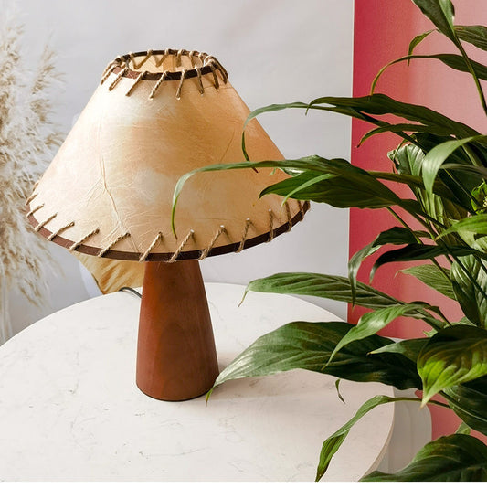 Lampe de table en bois massif au design élégant des années 1950 – Une addition intemporelle à votre décor