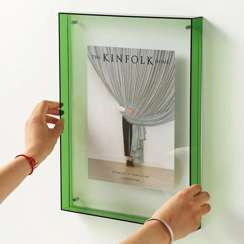 Chic Transparent Acrylic Photo Frame – Elegant and Vibrant Design